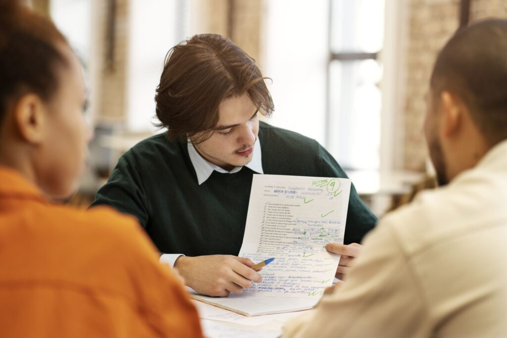 Payroll consultant meeting with a Cardiff business owner